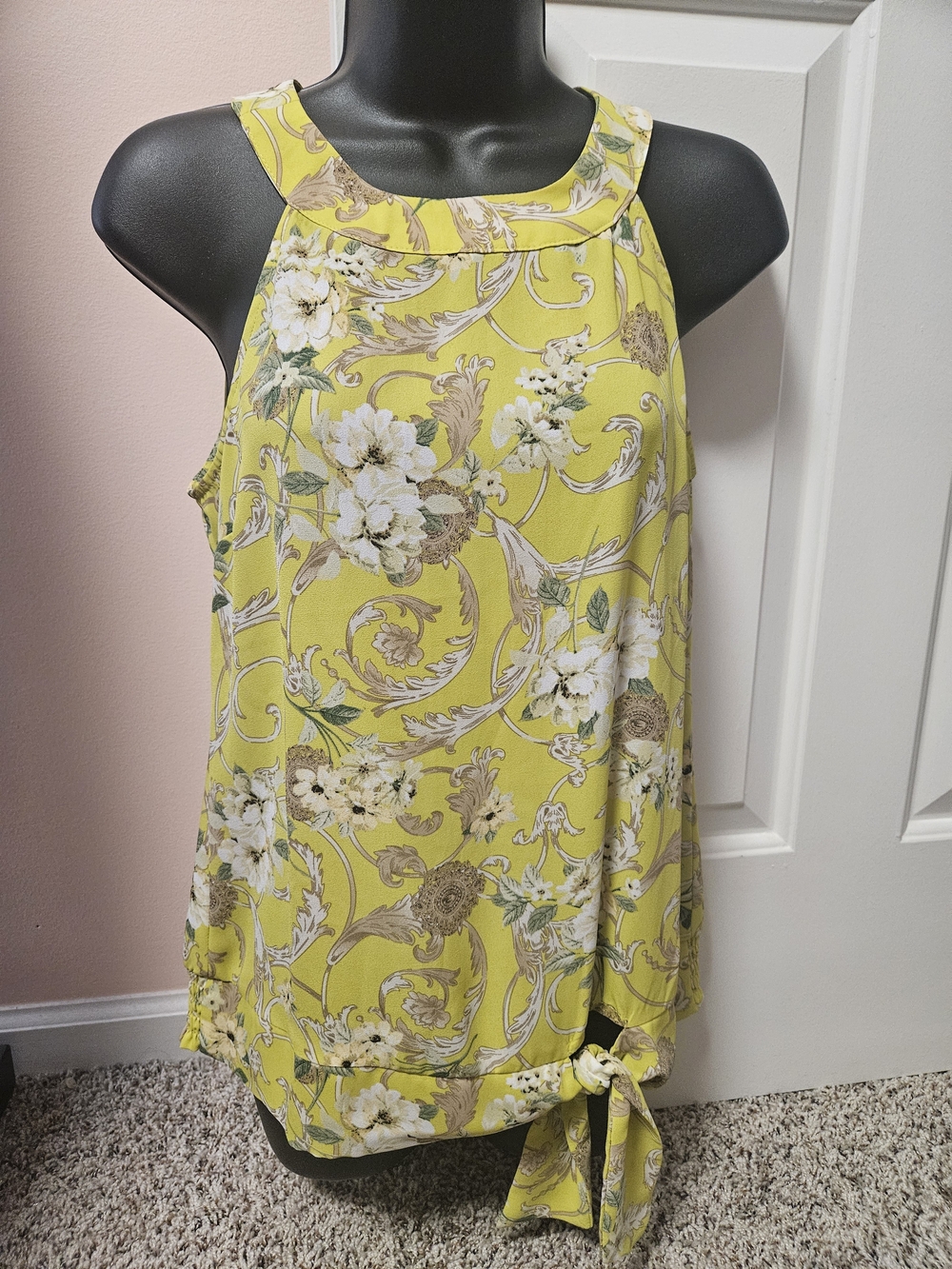 New York & Company Yellow Floral Tie-Hem Tank